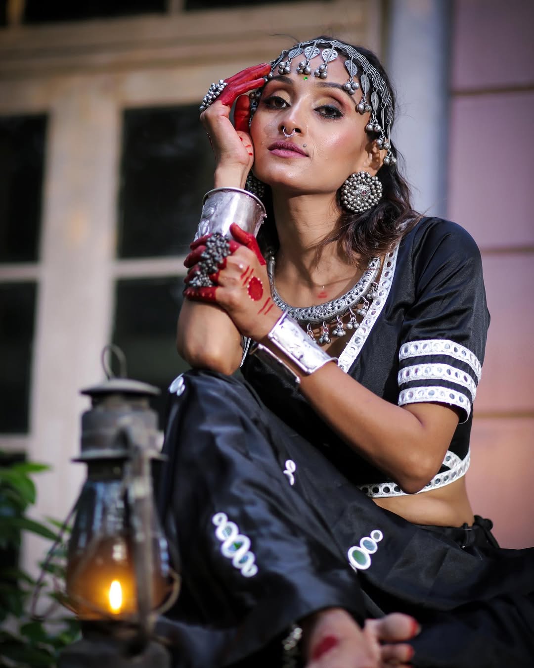 A beautiful multi-tiered wedding cake with flowers